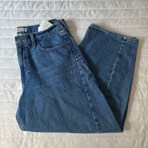 NWT Abercrombie & Fitch ‘The Barrel Jeans Mid Rise’